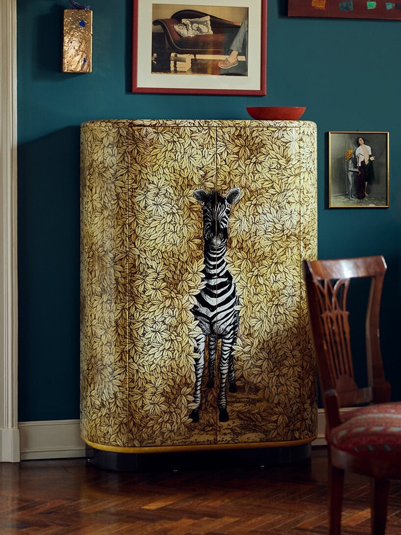 fornasetti 世界通过富有想象力、身临其境的在线购物体验走向数字化 fornasetti 世界通过富有想象力、身临其境的在线购物体验走向数字化