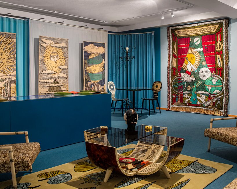 圣莫里茨 NOMAD 的 Fornasetti 手工编织挂毯上的太阳星星 圣莫里茨 NOMAD 的 Fornasetti 手工编织挂毯上的太阳星星