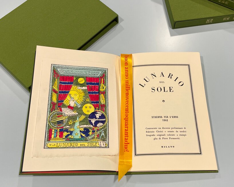 圣莫里茨 NOMAD 的 Fornasetti 手工编织挂毯上的太阳星星 圣莫里茨 NOMAD 的 Fornasetti 手工编织挂毯上的太阳星星