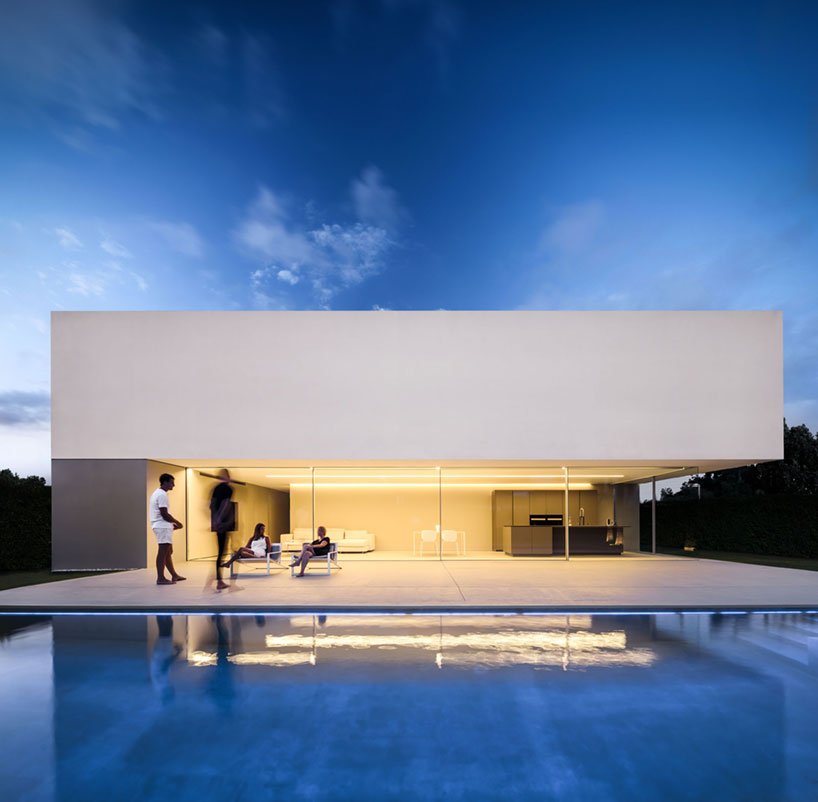 fran silvestre arquitectos 设计的“沉默之家”带有隐藏的高架露台 fran silvestre arquitectos 设计的“沉默之家”带有隐藏的高架露台