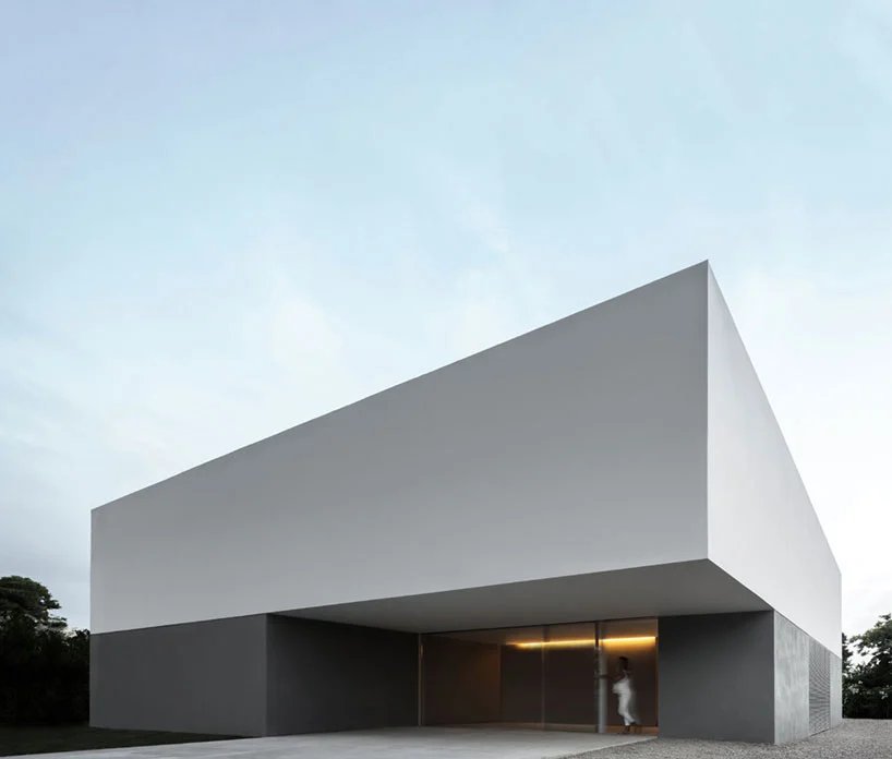 fran silvestre arquitectos 设计的“沉默之家”带有隐藏的高架露台 fran silvestre arquitectos 设计的“沉默之家”带有隐藏的高架露台