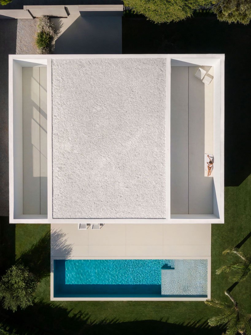 fran silvestre arquitectos 设计的“沉默之家”带有隐藏的高架露台 fran silvestre arquitectos 设计的“沉默之家”带有隐藏的高架露台