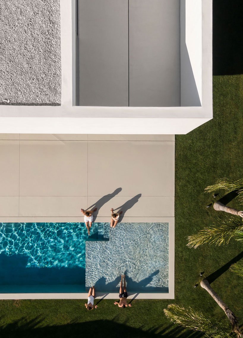 fran silvestre arquitectos 设计的“沉默之家”带有隐藏的高架露台 fran silvestre arquitectos 设计的“沉默之家”带有隐藏的高架露台