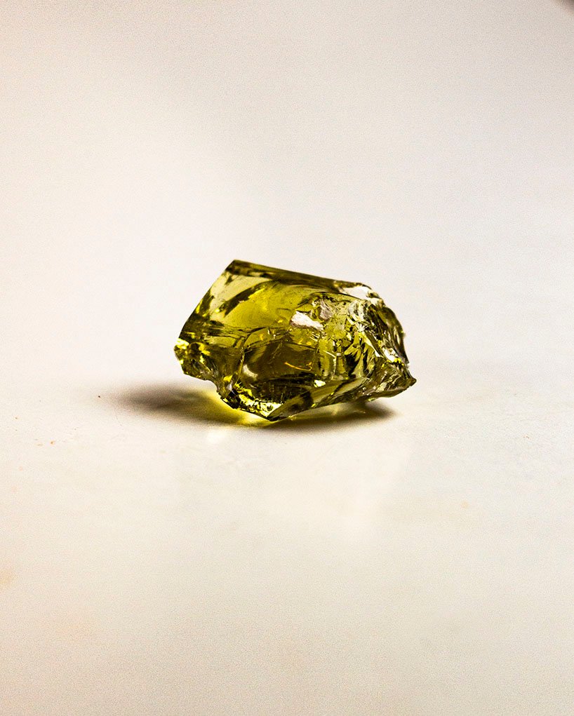 salome maarek 使用当地的以色列石材来制造可持续的自然着色玻璃