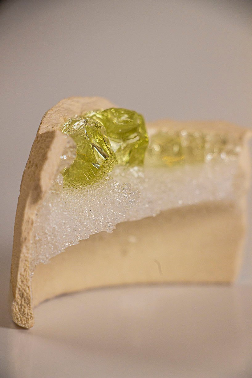 salome maarek 使用当地的以色列石材来制造可持续的自然着色玻璃