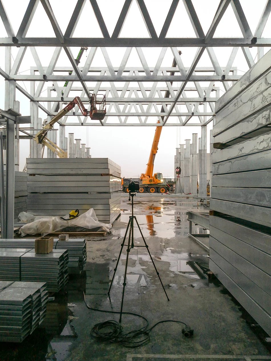 ensamble 工作室在马德里建立了自己的原型设计设施和制造实验室