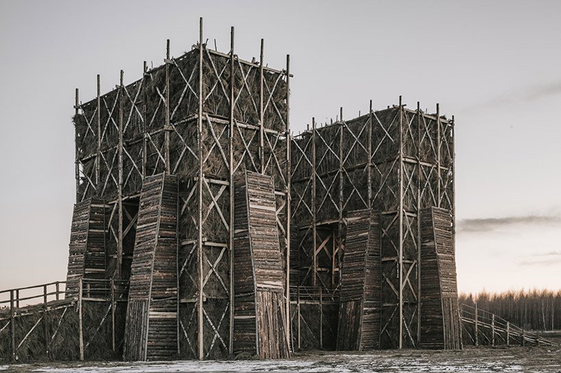 KATARSIS 在俄罗斯建造并烧毁了桥梁，作为变革和剧变的艺术象征