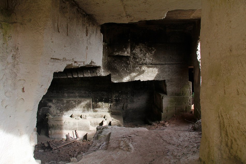 ensamble 工作室发掘了梅诺卡岛地下“ca'n terra”的新图像 ensamble 工作室发掘了梅诺卡岛地下“ca'n terra”的新图像