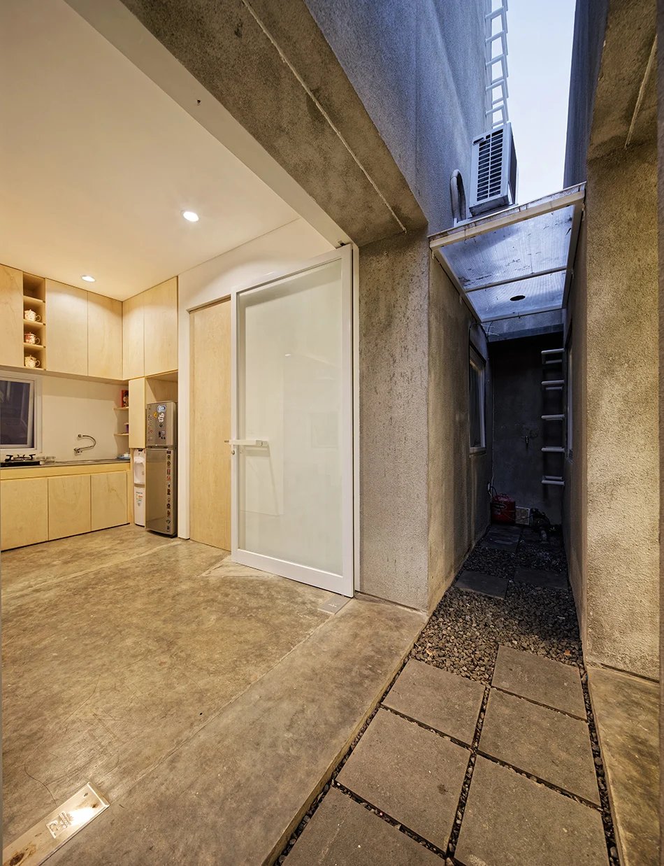 DELUTION 的“双胞胎”是位于印度尼西亚的两栋拥有综合植被的房屋 DELUTION 的“双胞胎”是位于印度尼西亚的两栋拥有综合植被的房屋