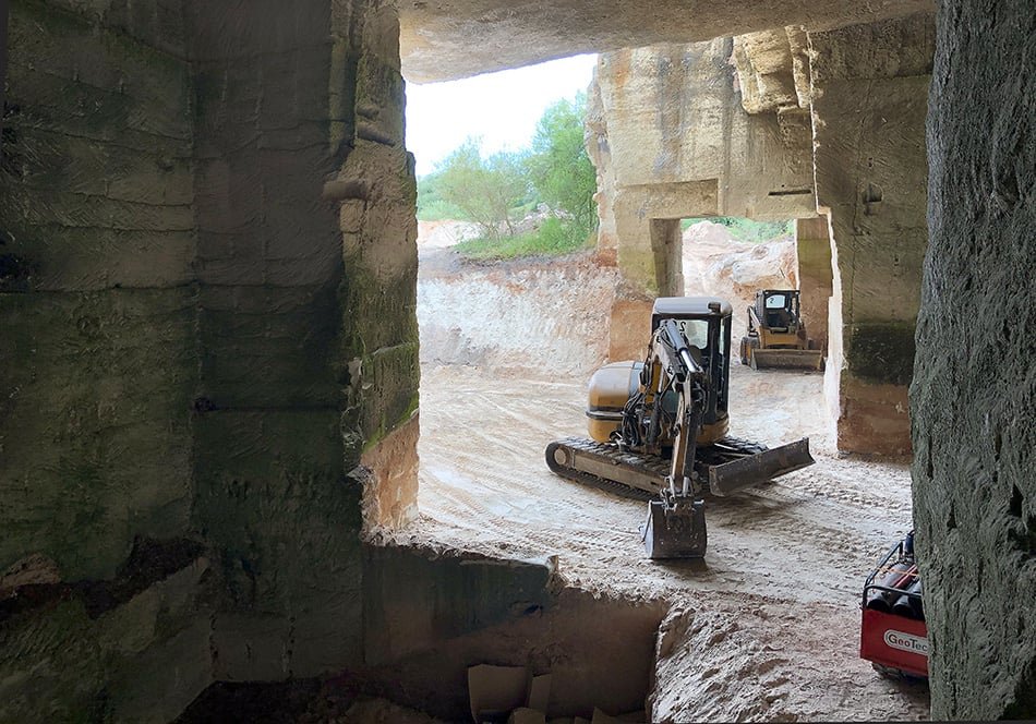 ensamble 工作室发掘了梅诺卡岛地下“ca'n terra”的新图像 ensamble 工作室发掘了梅诺卡岛地下“ca'n terra”的新图像