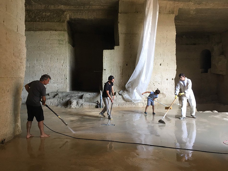 ensamble 工作室发掘了梅诺卡岛地下“ca'n terra”的新图像 ensamble 工作室发掘了梅诺卡岛地下“ca'n terra”的新图像