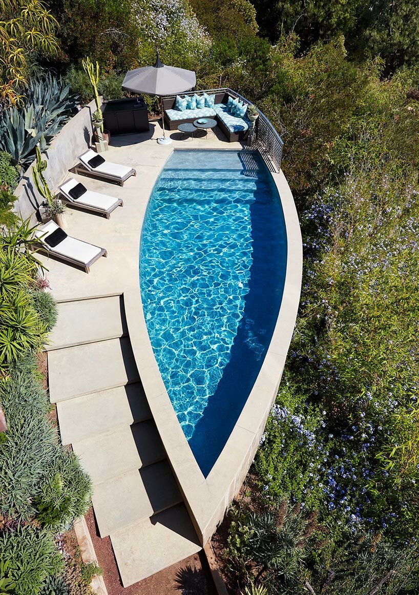 suspended on stilts above los angeles hillside, john lautner