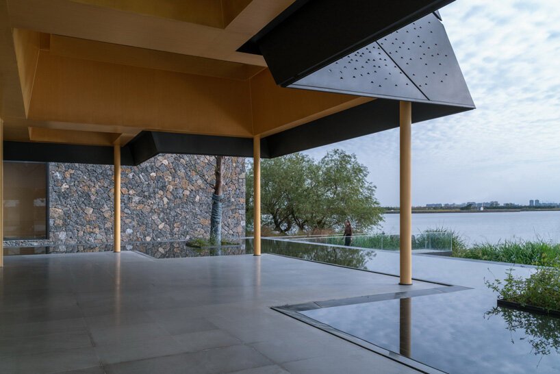 中国水杉林 GOA 餐厅的金字塔形平截头体群居首位