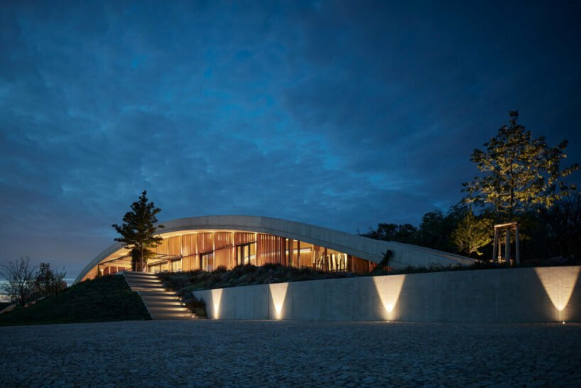 fostering a direct contact with the landscape