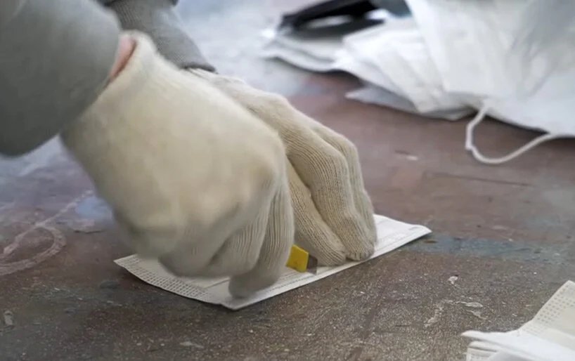 haneul kim 将废弃口罩升级为粪便收集品