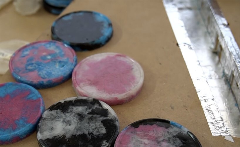 haneul kim 将废弃口罩升级为粪便收集品