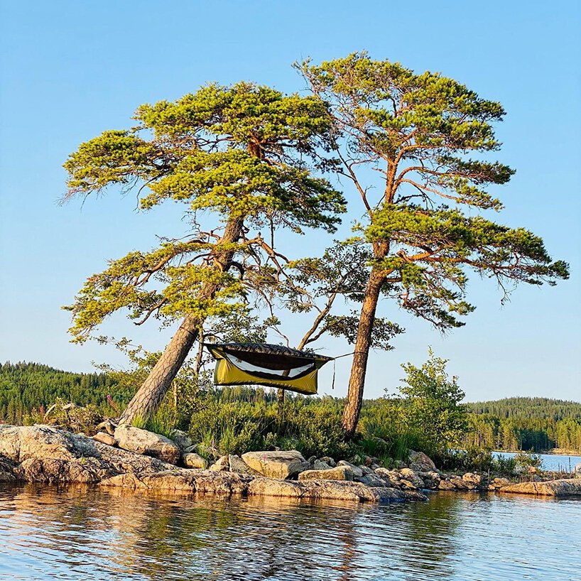 避风港帐篷将吊床和帐篷结合在一起，打造舒适的露营体验