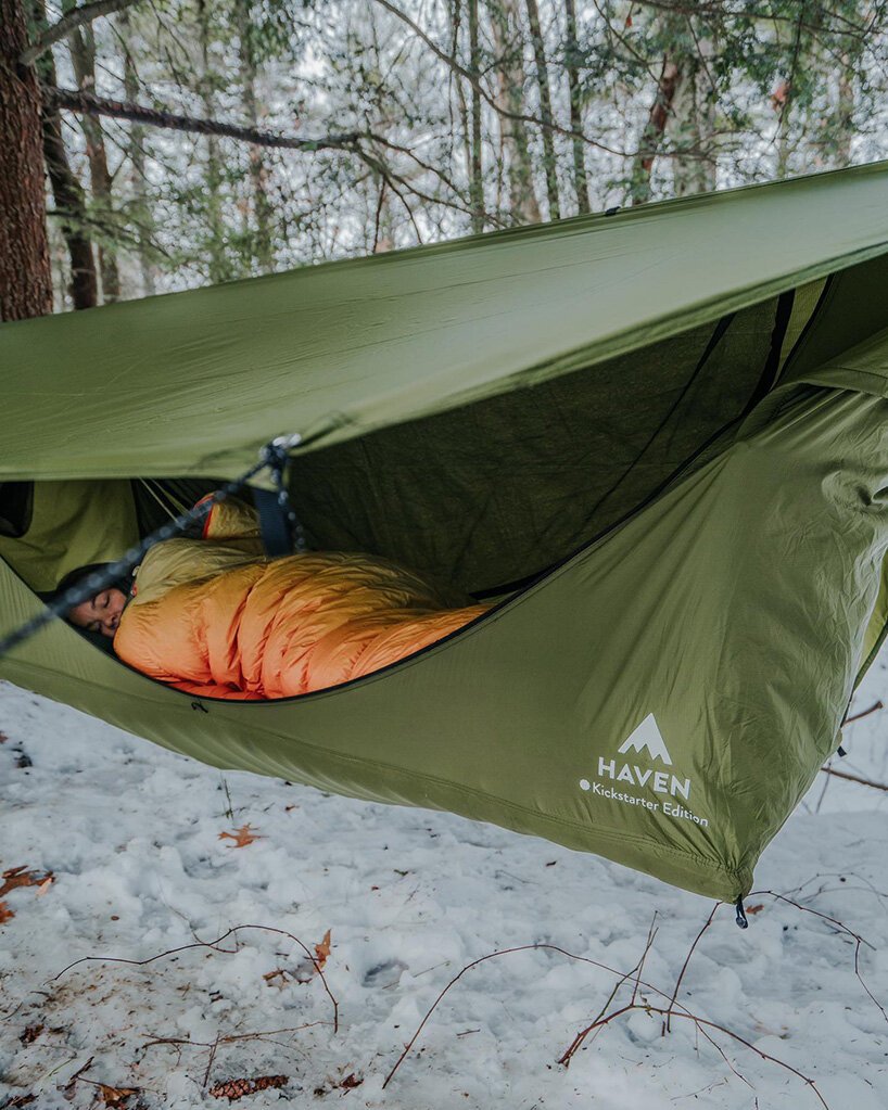 避风港帐篷将吊床和帐篷结合在一起，打造舒适的露营体验