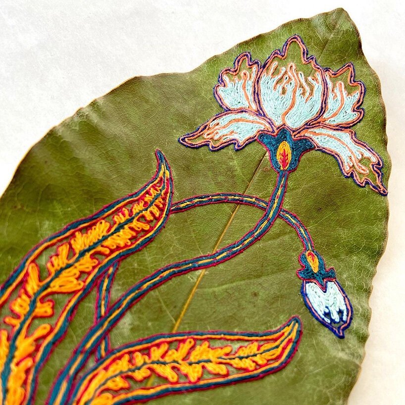 Hillary Waters Fayle 针迹 + 绣有植物图案的叶子