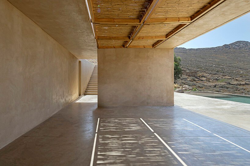MOLD architects embeds‘homa vagia’retreat into the island landscape of serifos