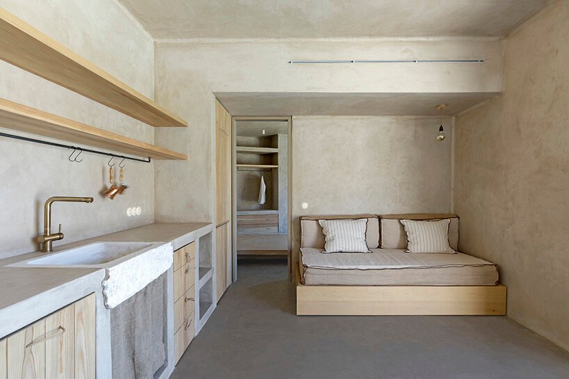 MOLD architects embeds‘homa vagia’retreat into the island landscape of serifos