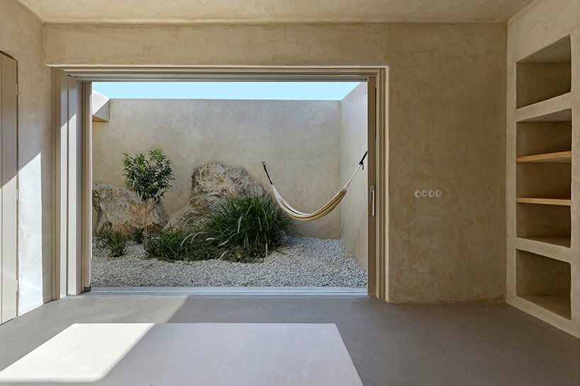 MOLD architects embeds‘homa vagia’retreat into the island landscape of serifos