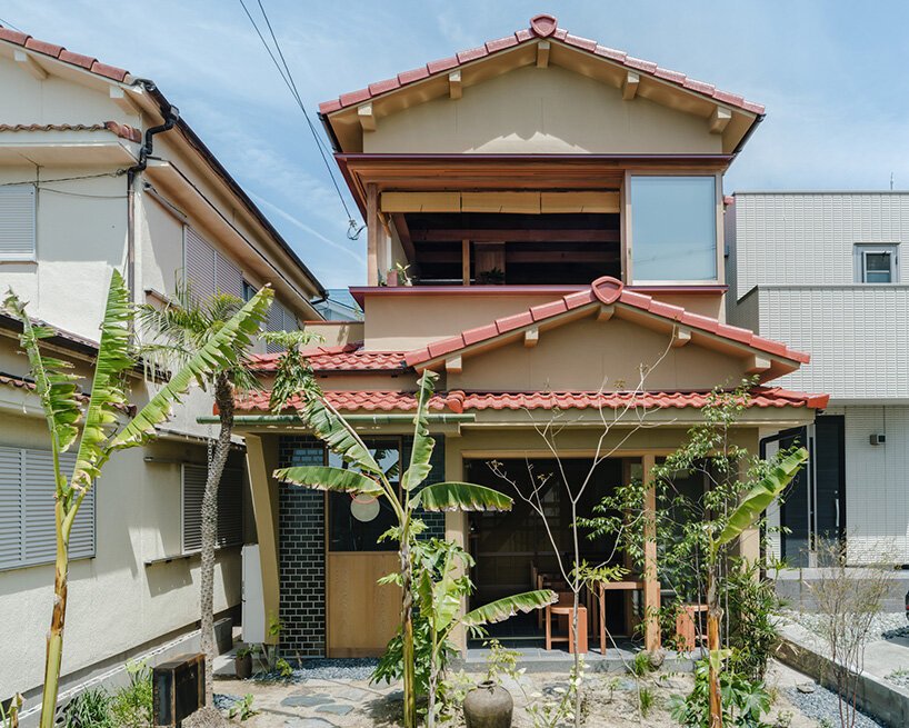 akio isshiki's house evokes tropical design on japan's hayashisaki matsue beach