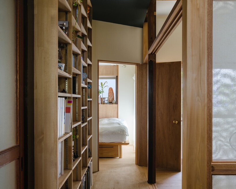 akio isshiki's house evokes tropical design on japan's hayashisaki matsue beach