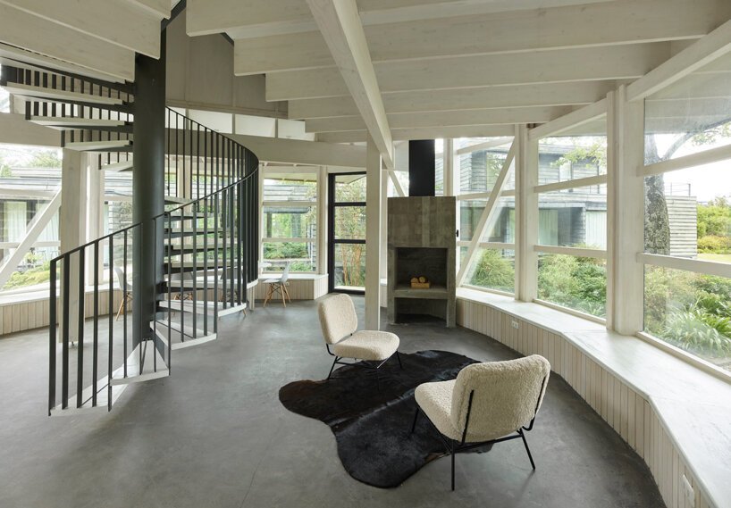 这家位于智利的圆柱形宾馆设有弹出式卧室盒子