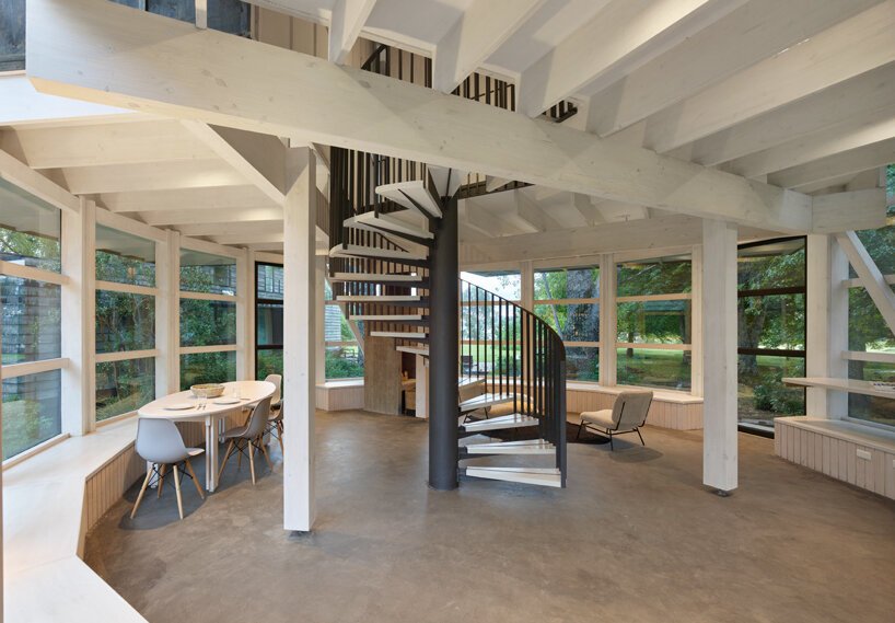 这家位于智利的圆柱形宾馆设有弹出式卧室盒子