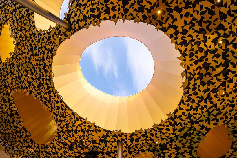 藤本壮介在布达佩斯的“音乐之家”上安装了穿孔屋顶天篷