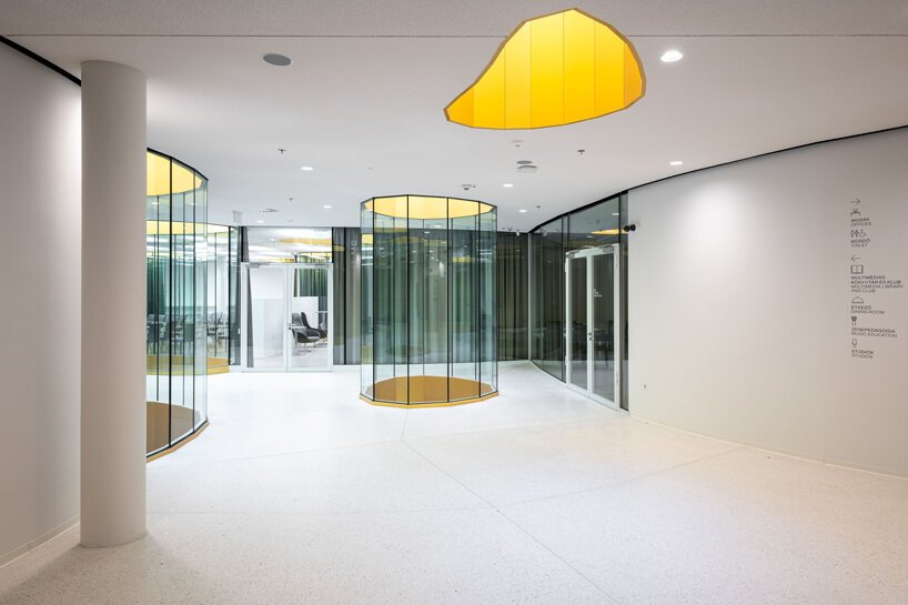 藤本壮介在布达佩斯的“音乐之家”上安装了穿孔屋顶天篷