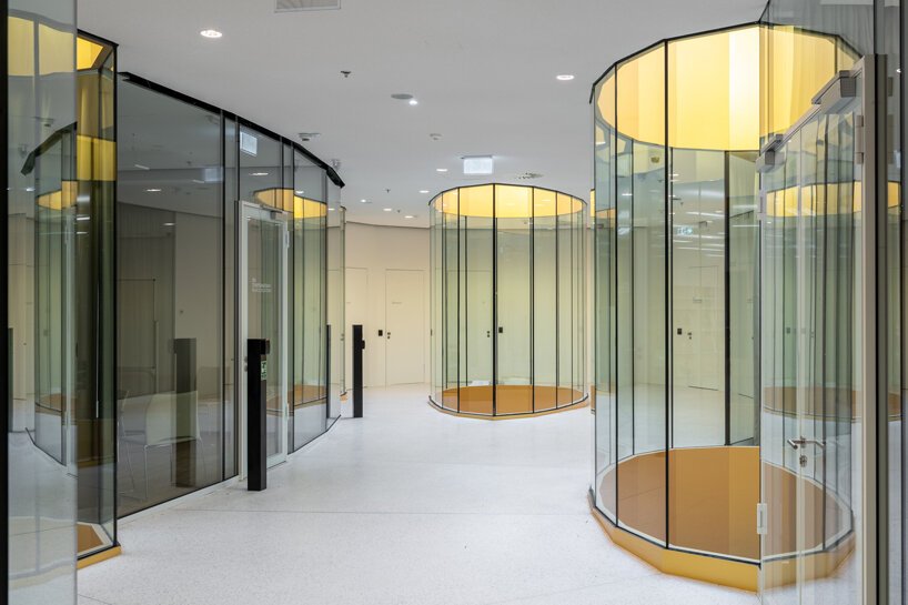 藤本壮介在布达佩斯的“音乐之家”上安装了穿孔屋顶天篷