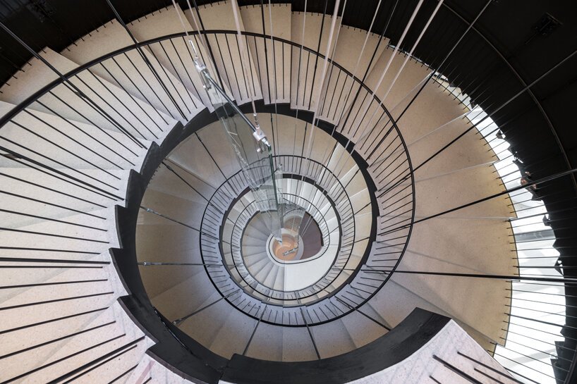 藤本壮介在布达佩斯的“音乐之家”上安装了穿孔屋顶天篷