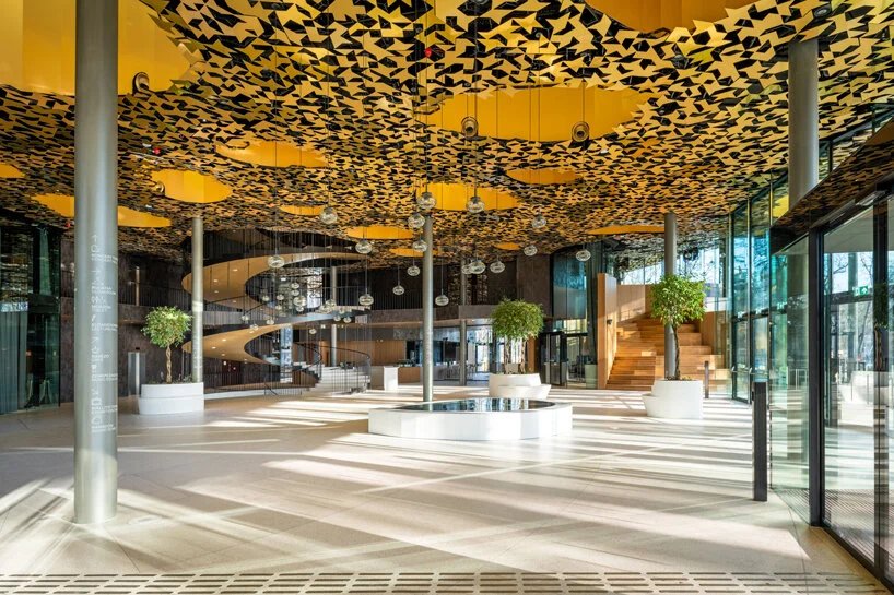 藤本壮介在布达佩斯的“音乐之家”上安装了穿孔屋顶天篷