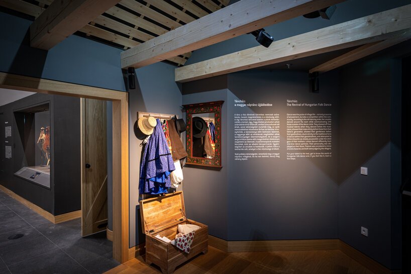 藤本壮介在布达佩斯的“音乐之家”上安装了穿孔屋顶天篷