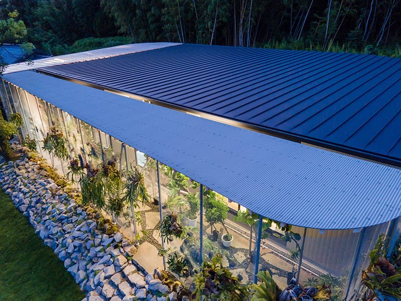 1-1 建筑师为日本爱知县的一位热带植物农民设计了一个家庭住宅