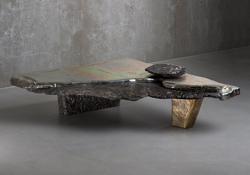 “这就像脸上的皱纹”，vincenzo de cotiis 谈到他对时间流逝的偏爱