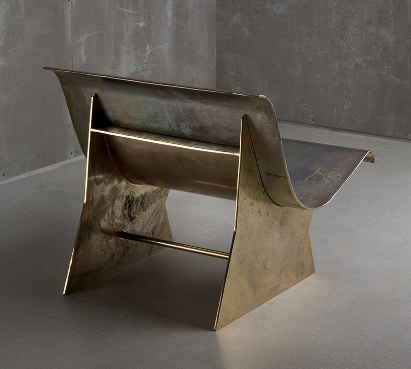 “这就像脸上的皱纹”，vincenzo de cotiis 谈到他对时间流逝的偏爱