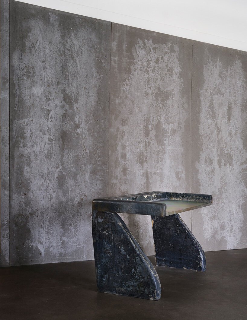 “这就像脸上的皱纹”，vincenzo de cotiis 谈到他对时间流逝的偏爱