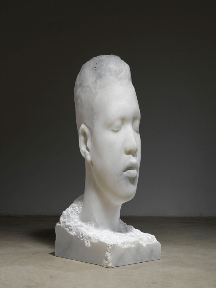 jaume plensa, MARIA WHISPERING, 2021 | marble 995/8x331/2x447/8in(253x85x114cm) 2489 kg © jaume plensa | courtesy of galerie lelong & co.
