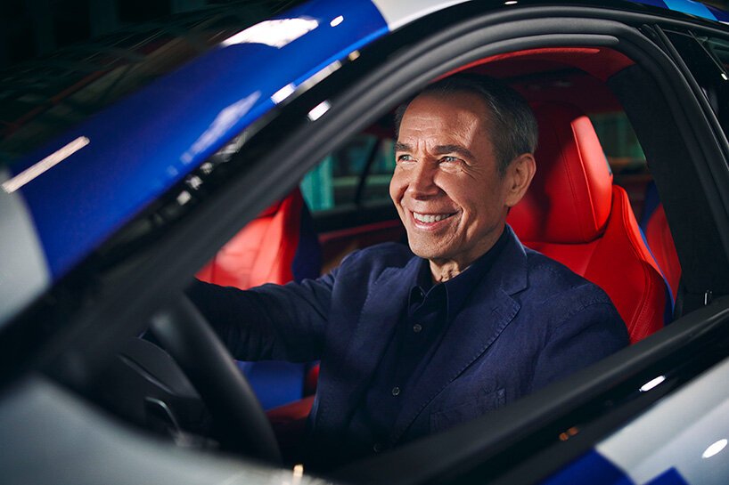 杰夫·昆斯 (Jeff Koons) 在 2022 年洛杉矶弗里兹艺博会上展示限量版宝马“梦想之车”