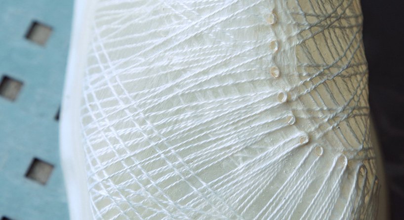 jen keane 在“this is grated”鞋中采用微生物编织 jen keane 在“this is grated”鞋中采用微生物编织