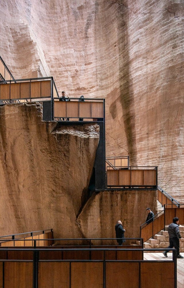 徐天天在岩石上雕刻,使中国九个废弃的小型采石场焕发活力 徐天天在岩石上雕刻,使中国九个废弃的小型采石场焕发活力