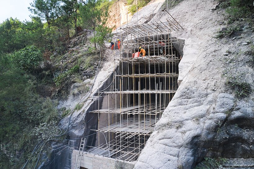 徐天天在岩石上雕刻,使中国九个废弃的小型采石场焕发活力 徐天天在岩石上雕刻,使中国九个废弃的小型采石场焕发活力