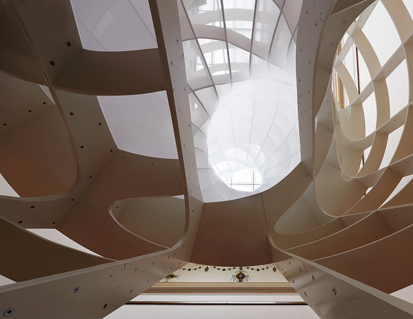 探索 jiří příhoda 在布拉格举办的 VOID 展览的抽象空间 探索 jiří příhoda 在布拉格举办的 VOID 展览的抽象空间