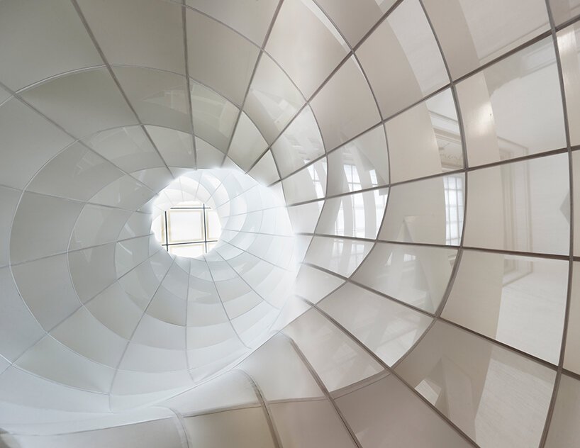 探索 jiří příhoda 在布拉格举办的 VOID 展览的抽象空间 探索 jiří příhoda 在布拉格举办的 VOID 展览的抽象空间