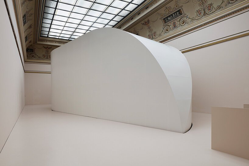 探索 jiří příhoda 在布拉格举办的 VOID 展览的抽象空间 探索 jiří příhoda 在布拉格举办的 VOID 展览的抽象空间