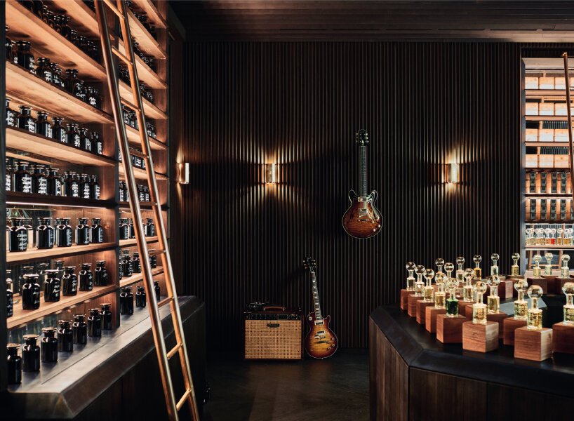 Julian Bedel 在 DAAily 酒吧讲述 Fueguia 1833 的旅程、研究和生产 Julian Bedel 在 DAAily 酒吧讲述 Fueguia 1833 的旅程、研究和生产