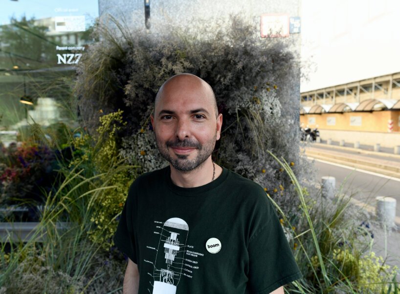 Julian Bedel 在 DAAily 酒吧讲述 Fueguia 1833 的旅程、研究和生产 Julian Bedel 在 DAAily 酒吧讲述 Fueguia 1833 的旅程、研究和生产